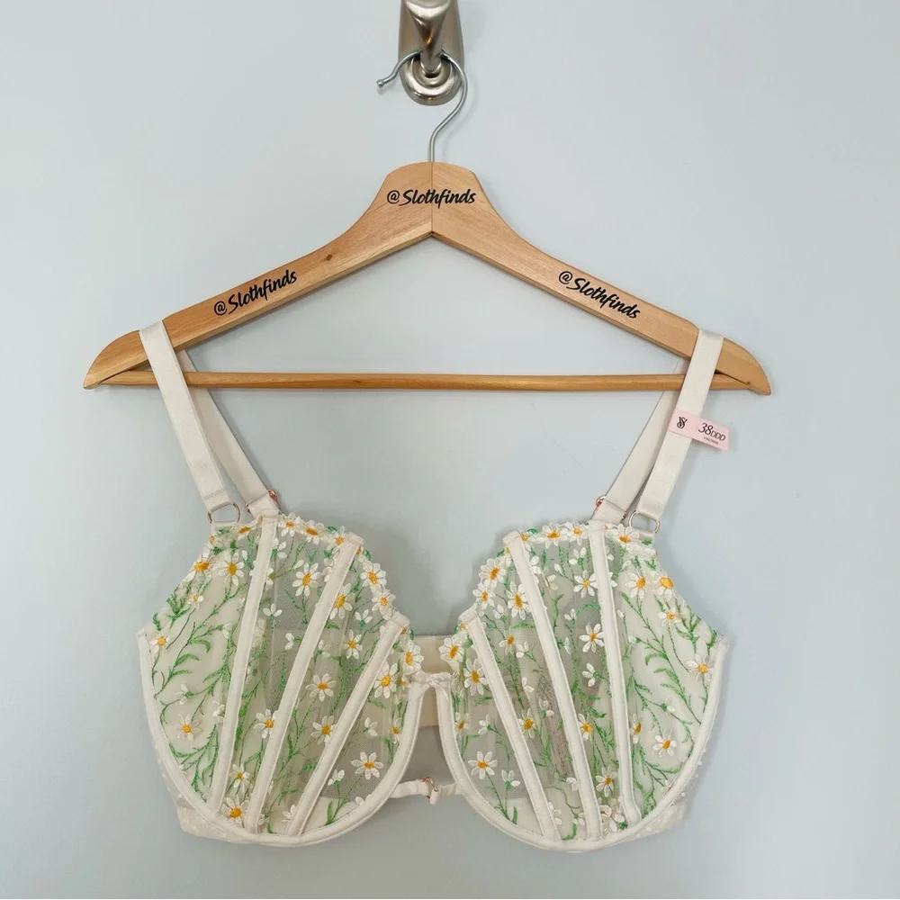 Victorias Secret Dream Angels Daisy Embroidered Push-up Bra- Size 38DDD-NWT